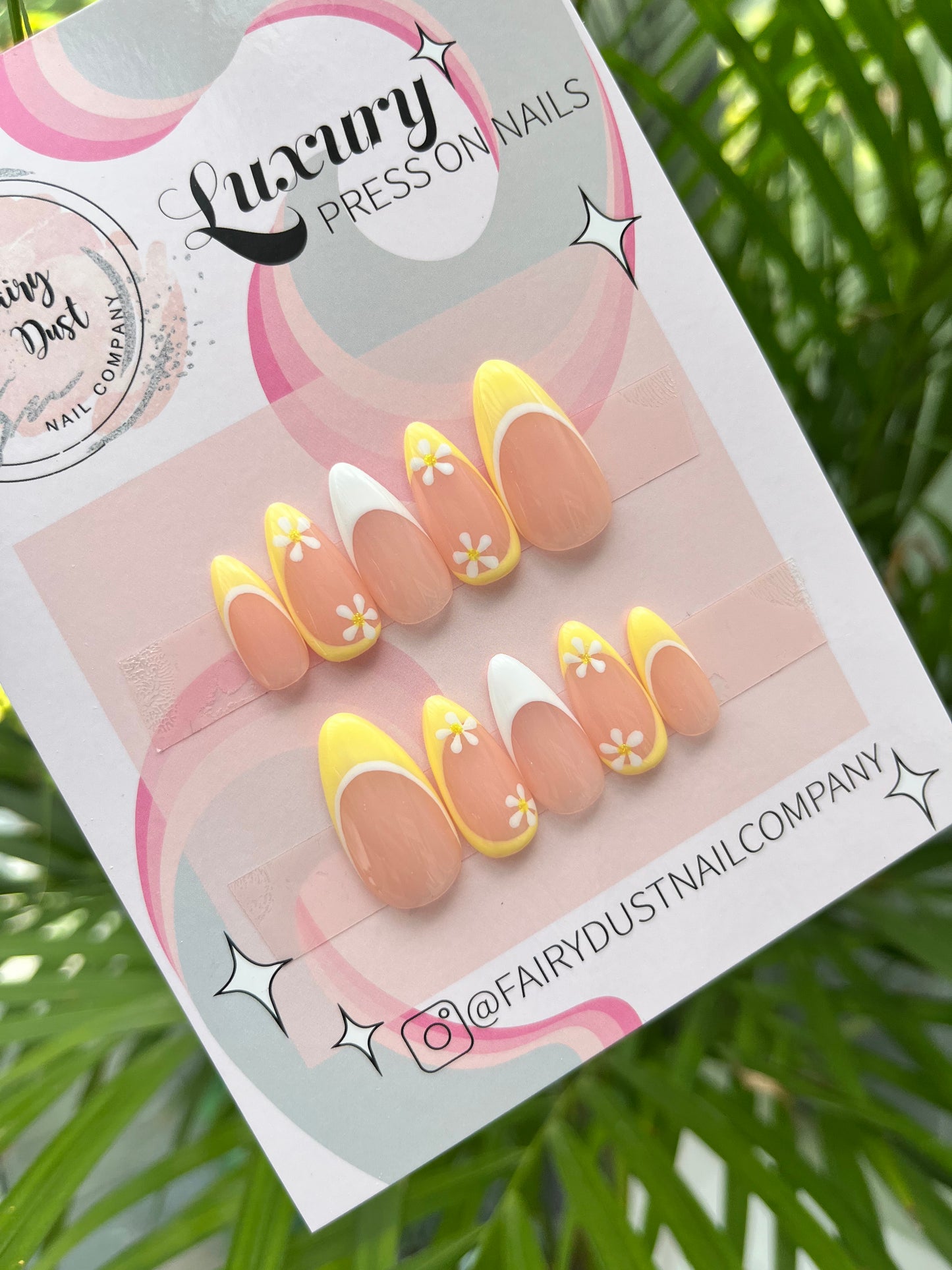 The Summer Is Here French Tip Set